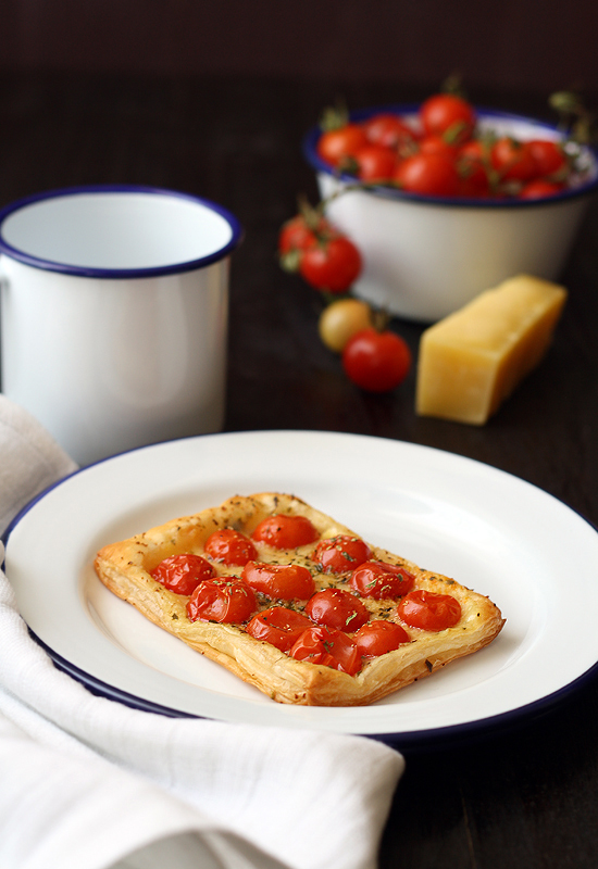 Tartelete folhado de tomate e queijo 1